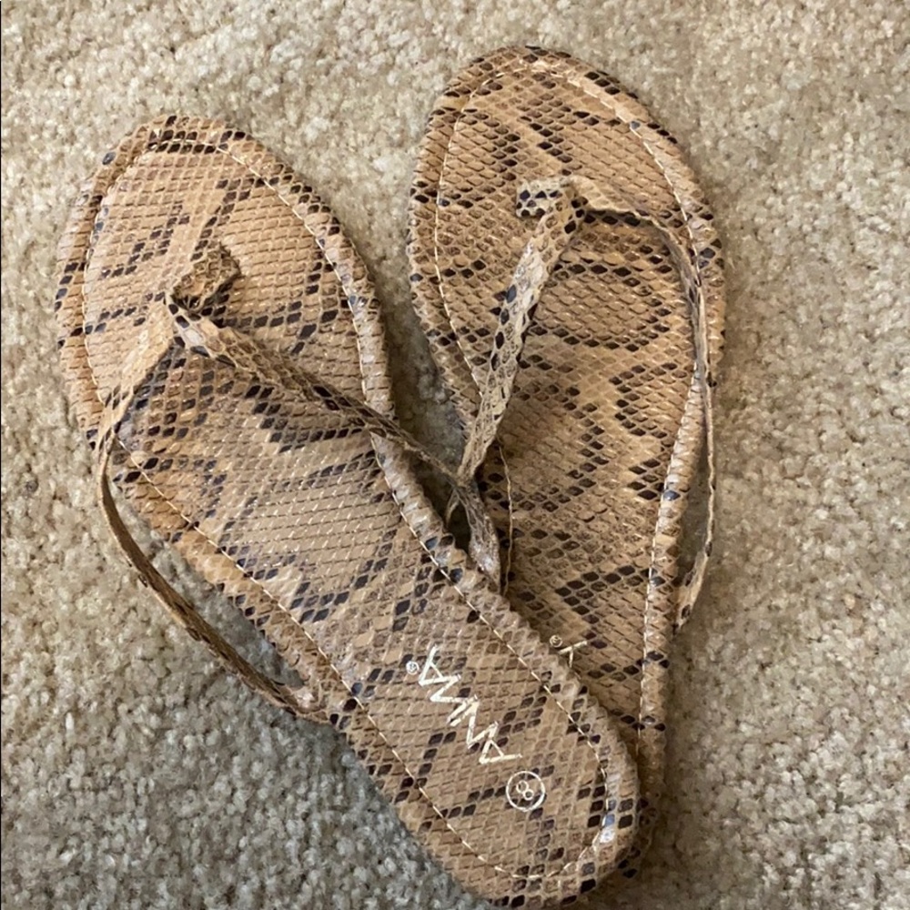 Shoe.